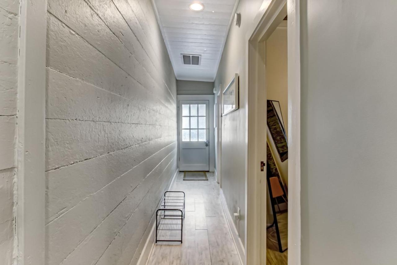 Historic 1892 Duplex Off Forsyth Park Holiday home Savannah