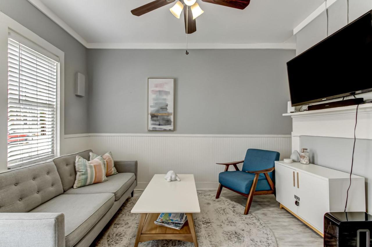 Historic 1892 Duplex Off Forsyth Park Holiday home Savannah