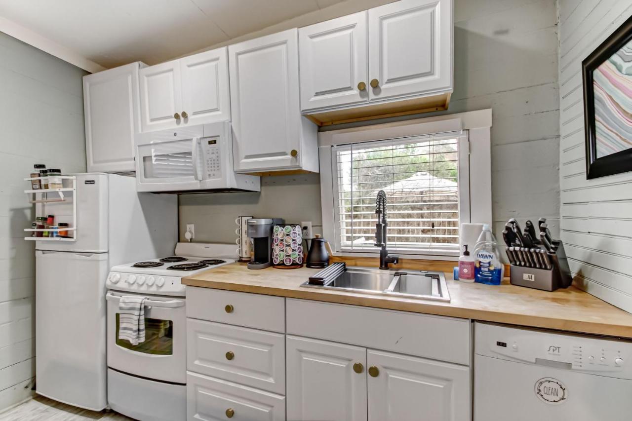 Historic 1892 Duplex Off Forsyth Park Holiday home