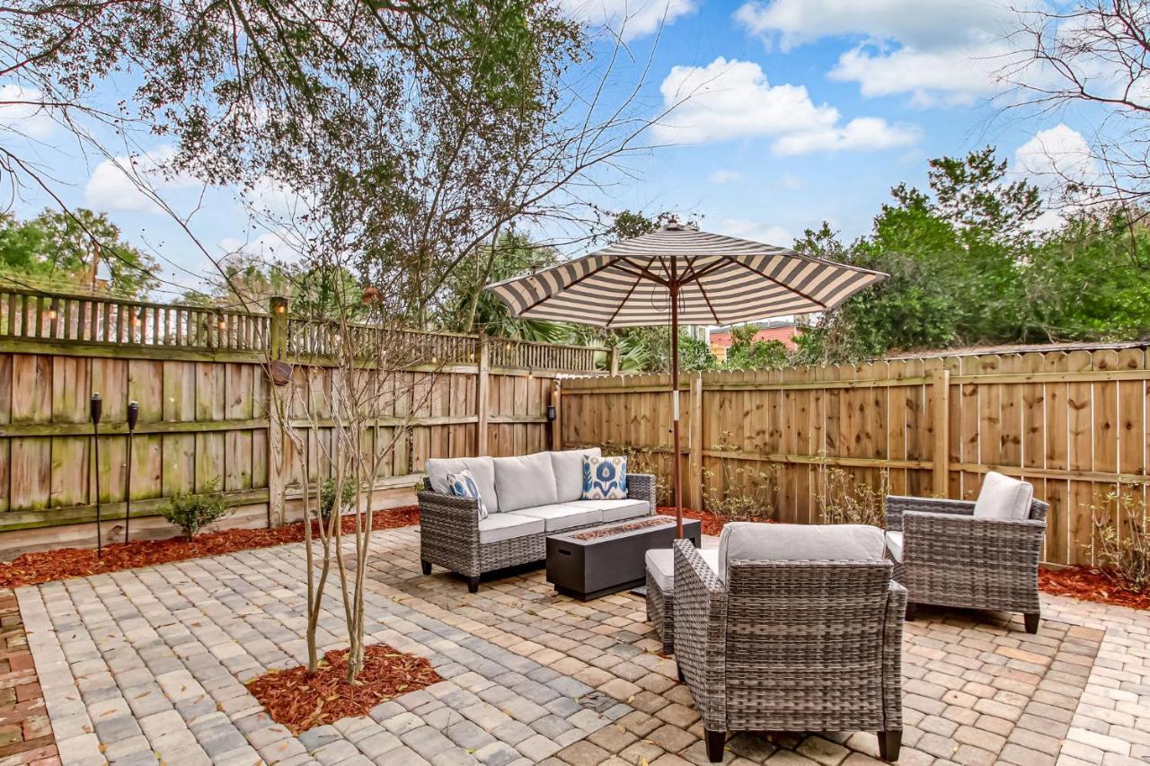Historic 1892 Duplex Off Forsyth Park Holiday home *