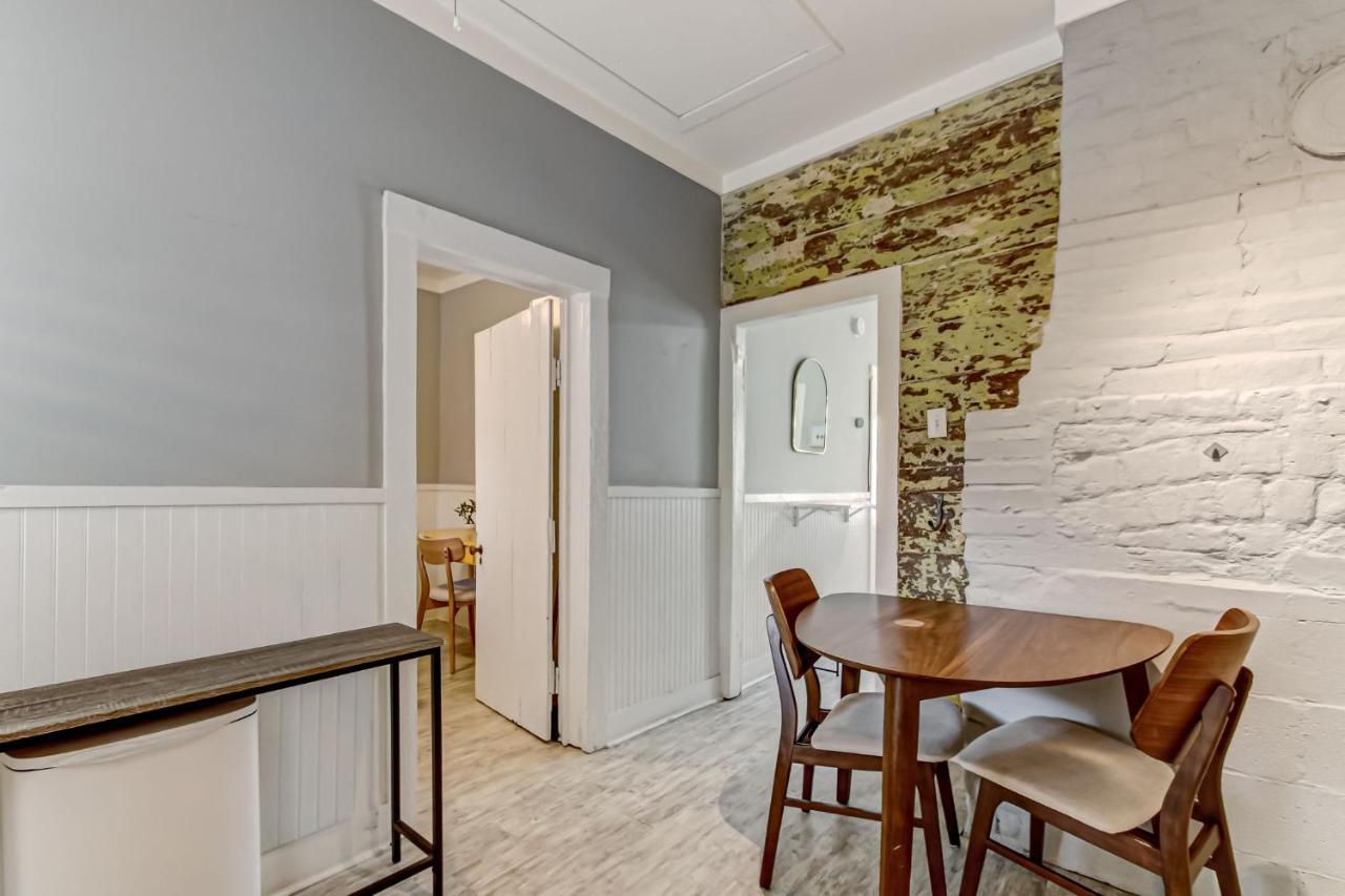 Historic 1892 Duplex Off Forsyth Park * Savannah