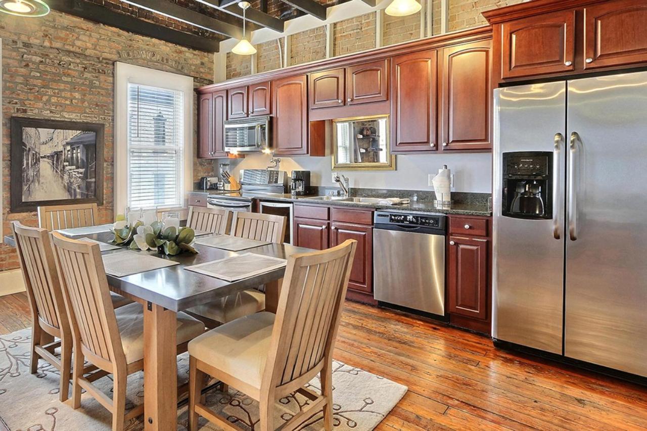 Ellis Square Loft * Savannah