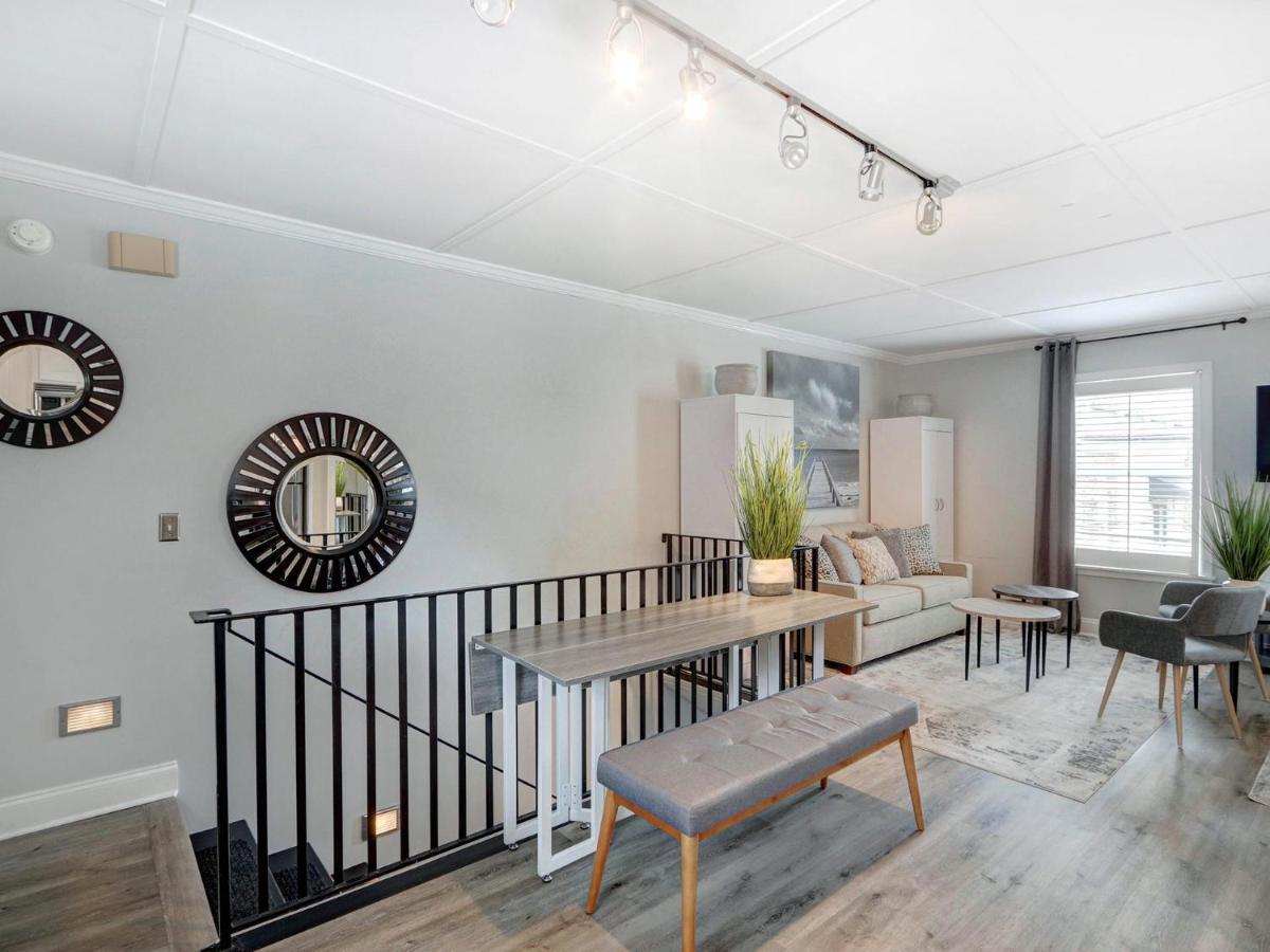 Broughton Deco Carriage Apartment