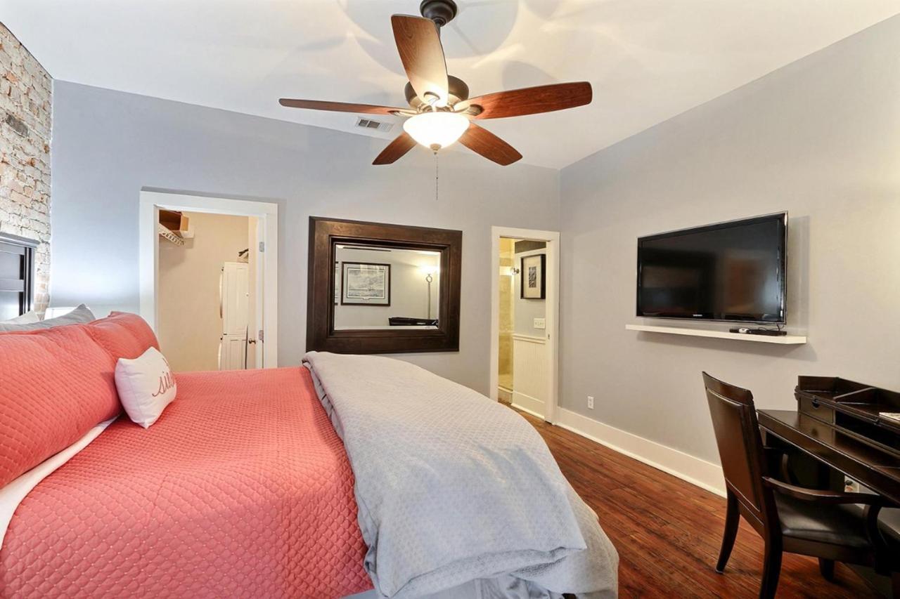 Ellis Square Loft *
