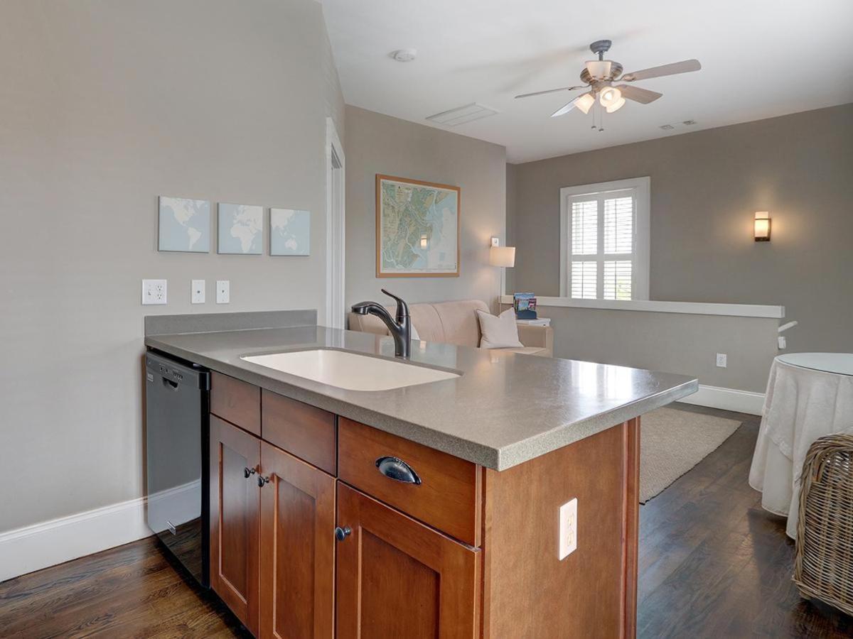 Southern Elegance Carriage House Apartment
