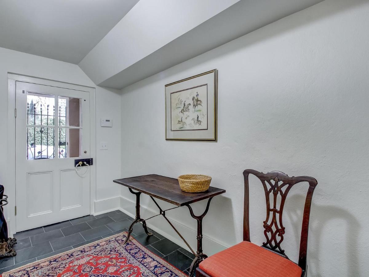 1852 Garden Apartment Savannah