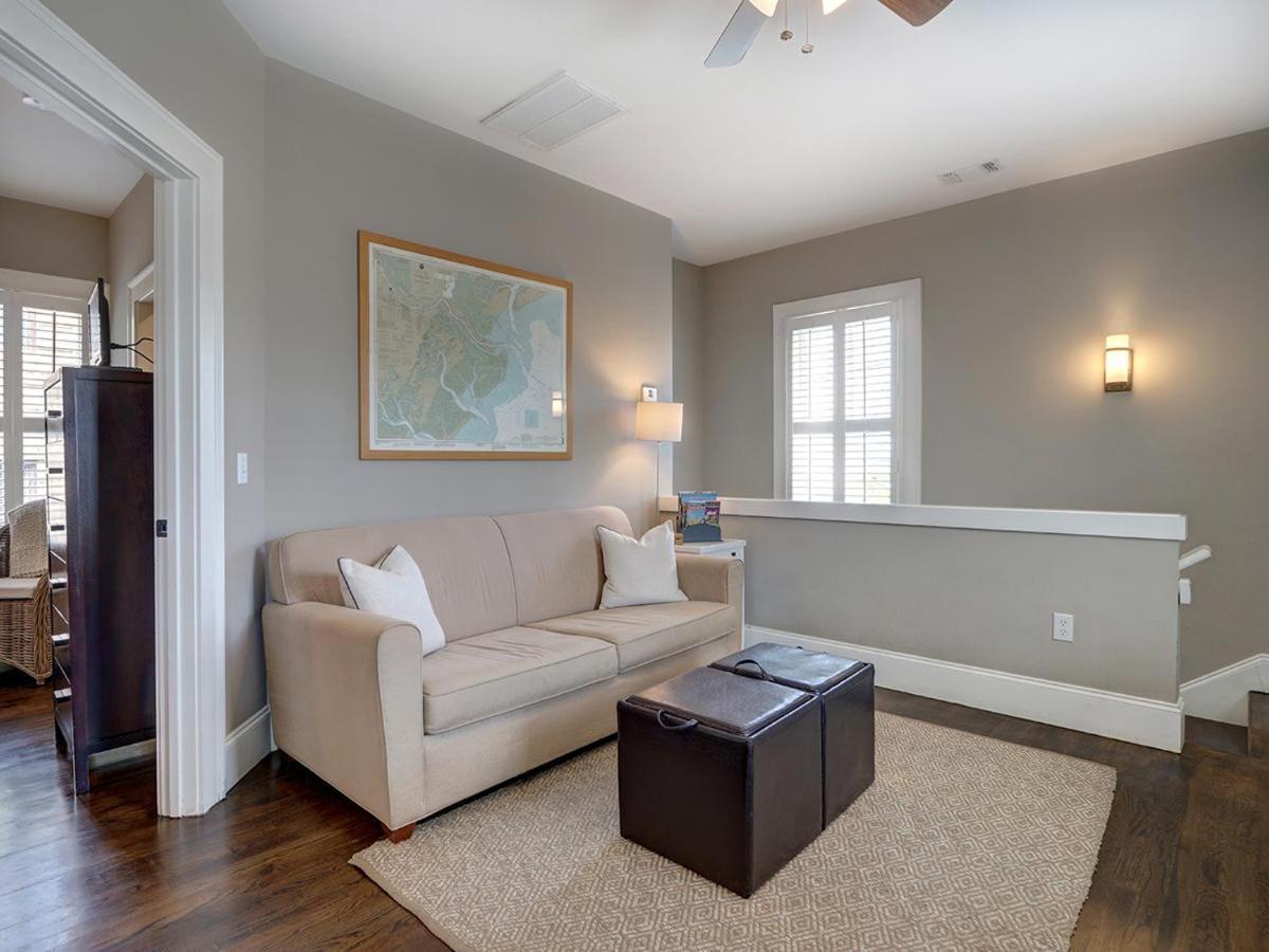 Southern Elegance Carriage House *