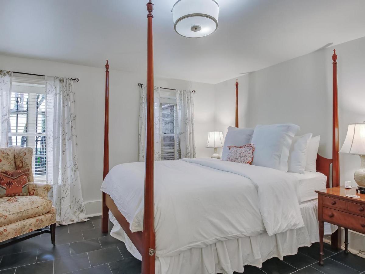 1852 Garden Apartment Savannah