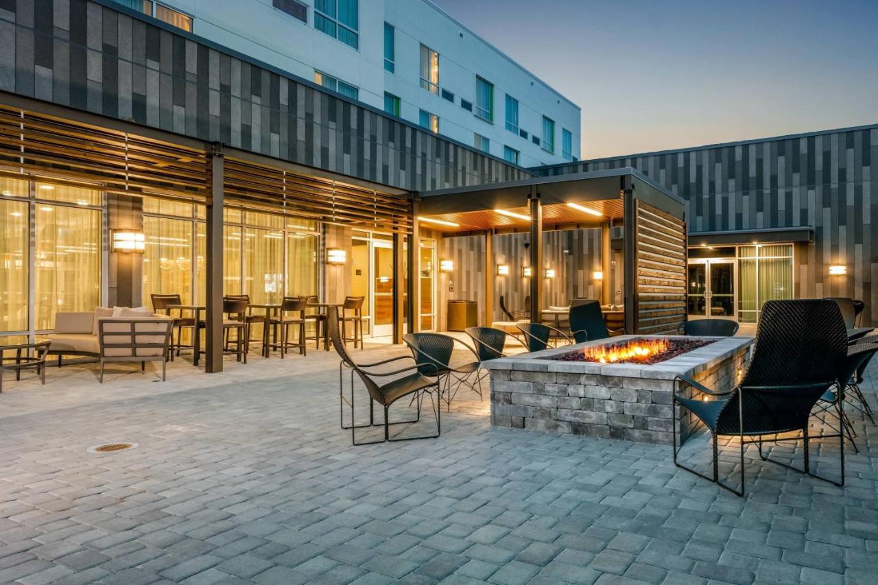 Courtyard By Marriott Airport Savannah