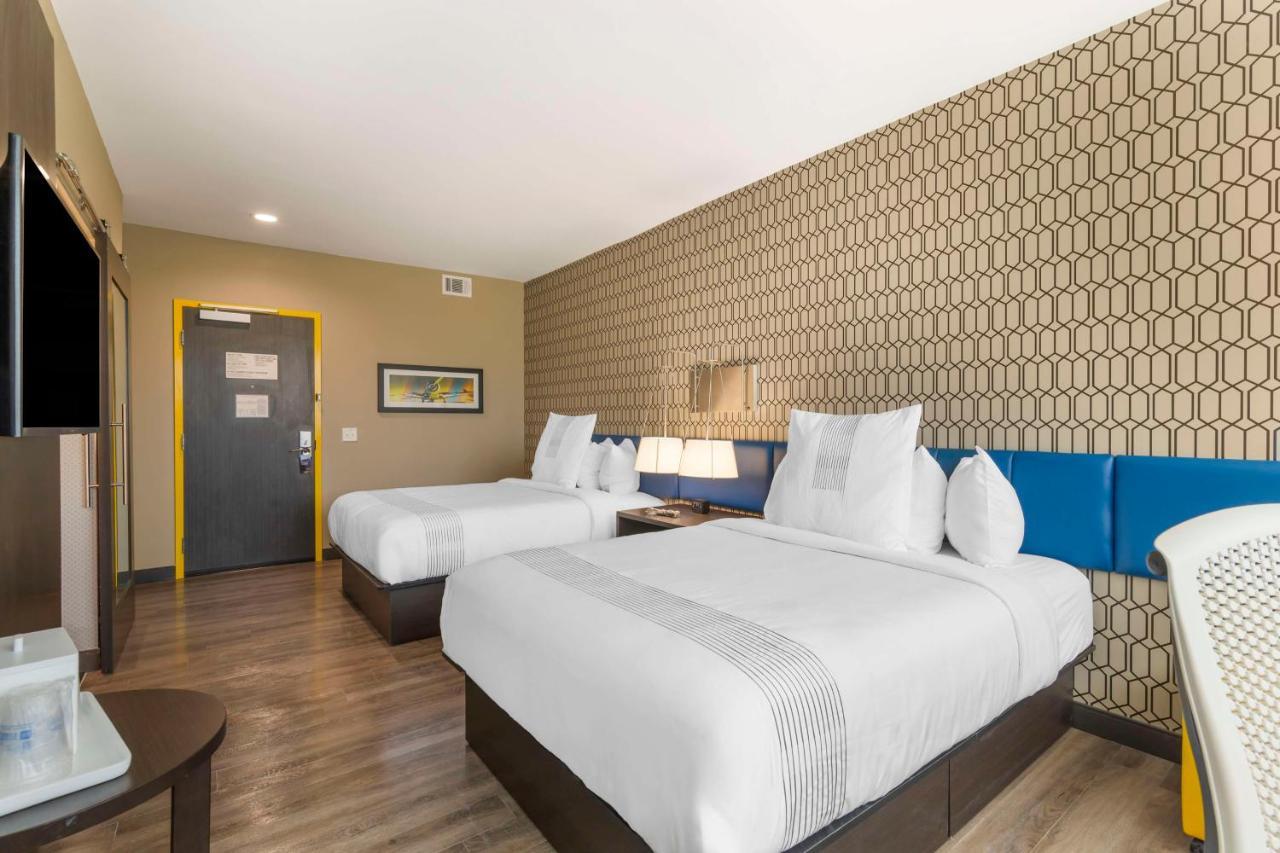 Glo Western Pooler - Airport Hotel 3*