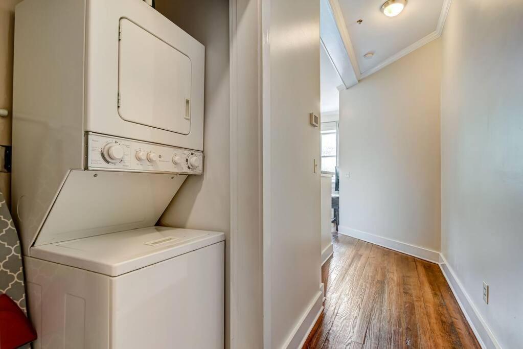 Loft Steps From Hall And River Street Apartment *
