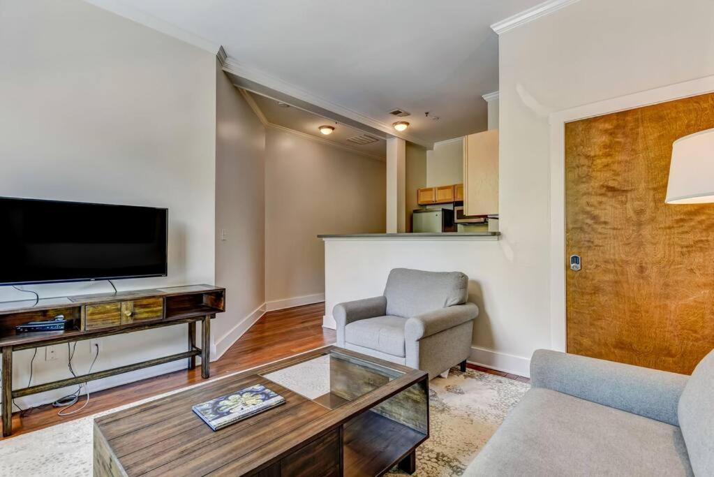 Apartment Loft Steps From Hall And River Street *