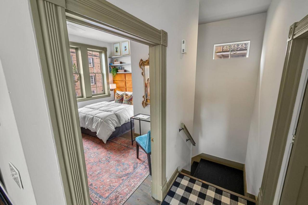 Apartment Carriage House - House On Taylor Square