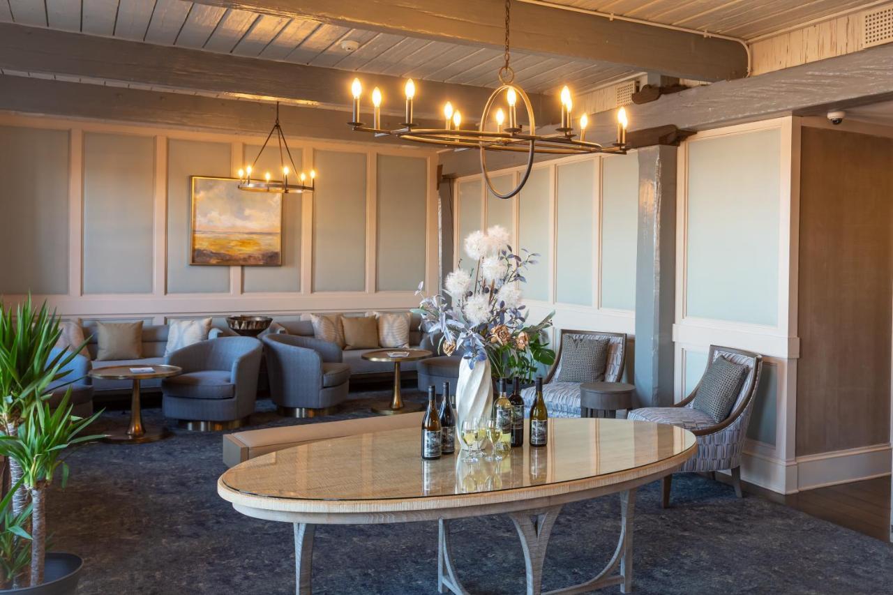 Hotel Olde Harbour Inn, Historic Of Collection