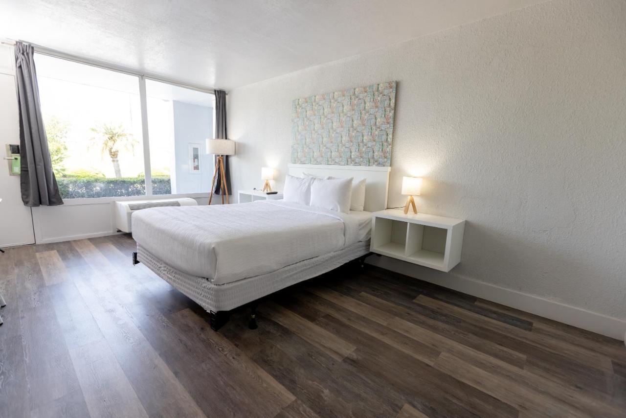 Hotel Oneway