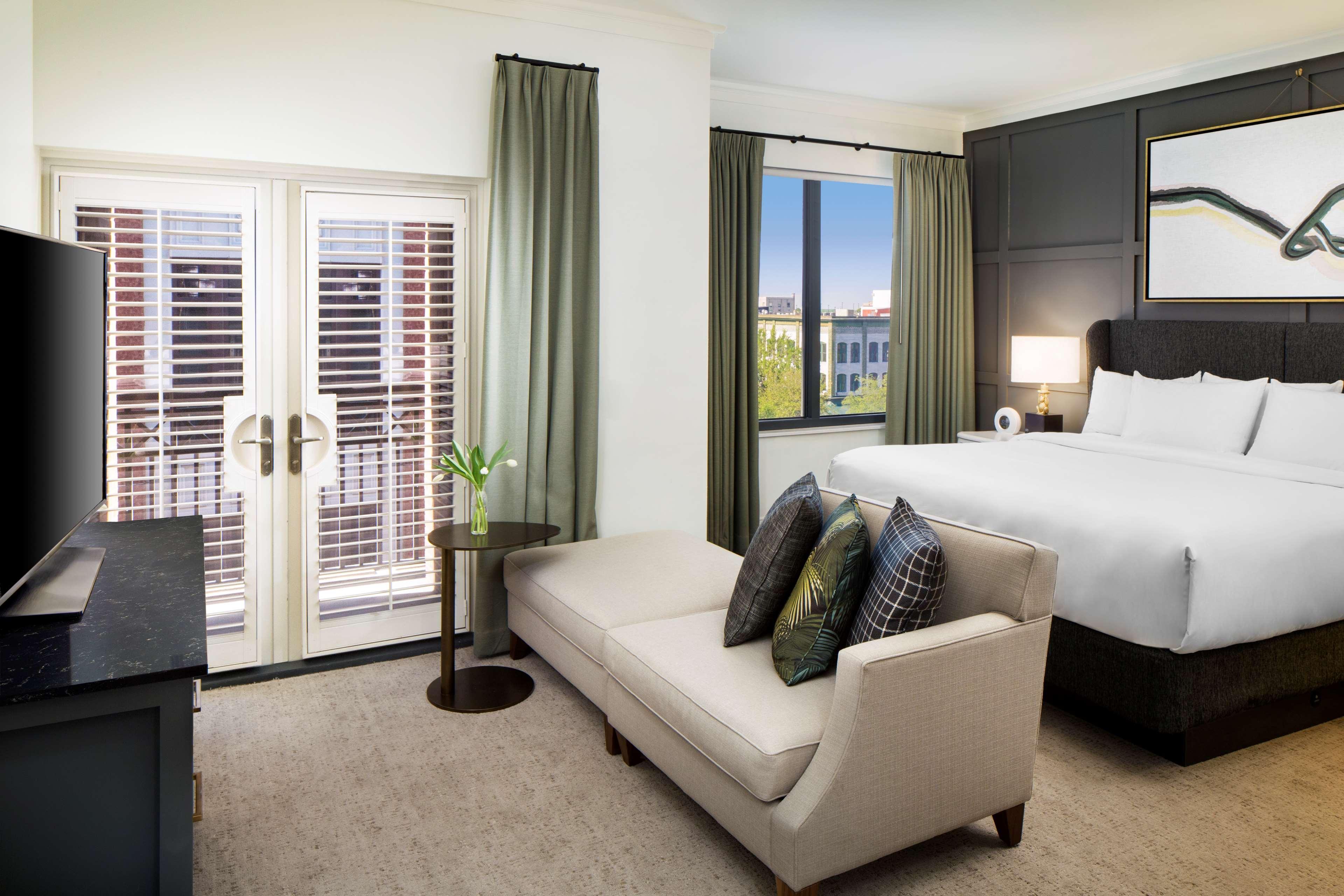 Andaz Savannah, By Hyatt Hotel