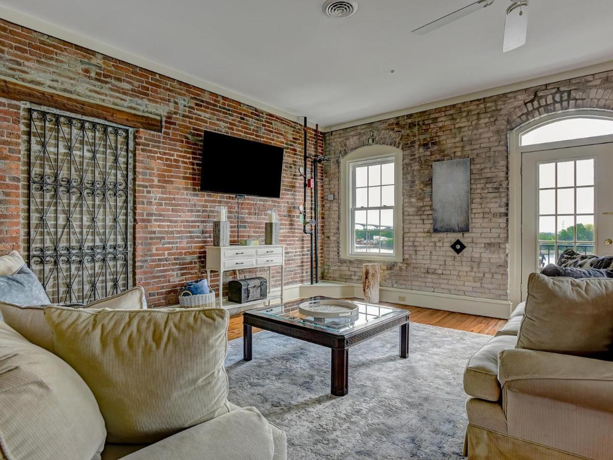 Riverview Estate * Savannah