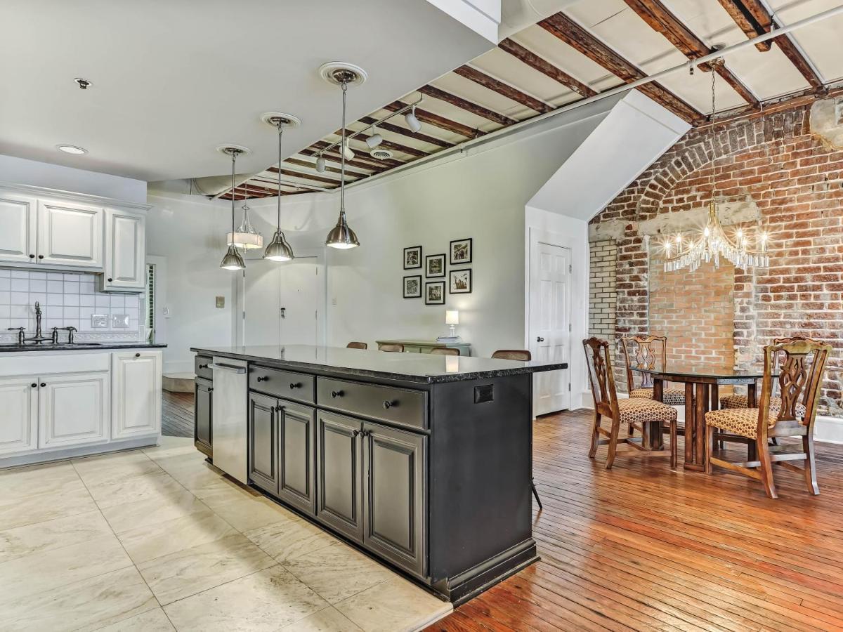 Riverview Estate * Savannah