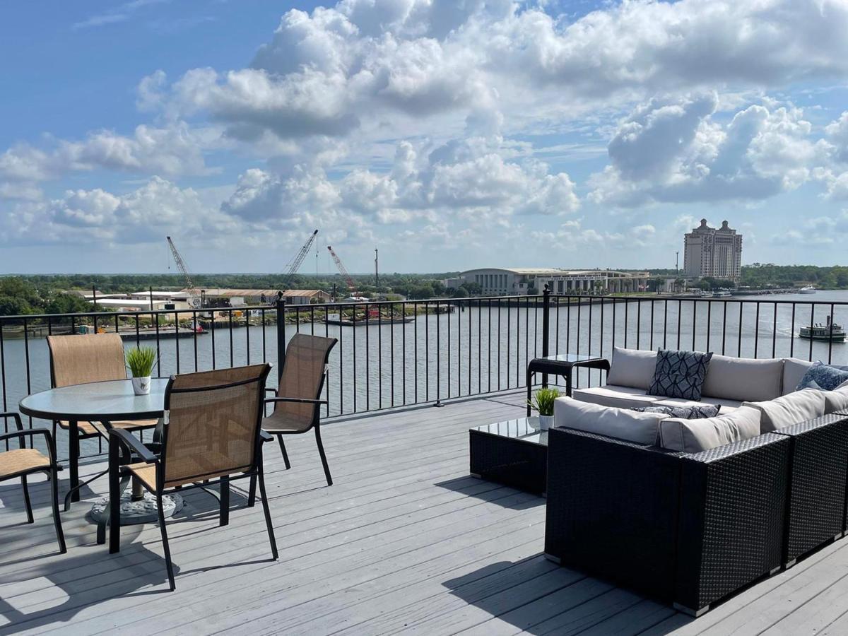 Riverview Estate Savannah