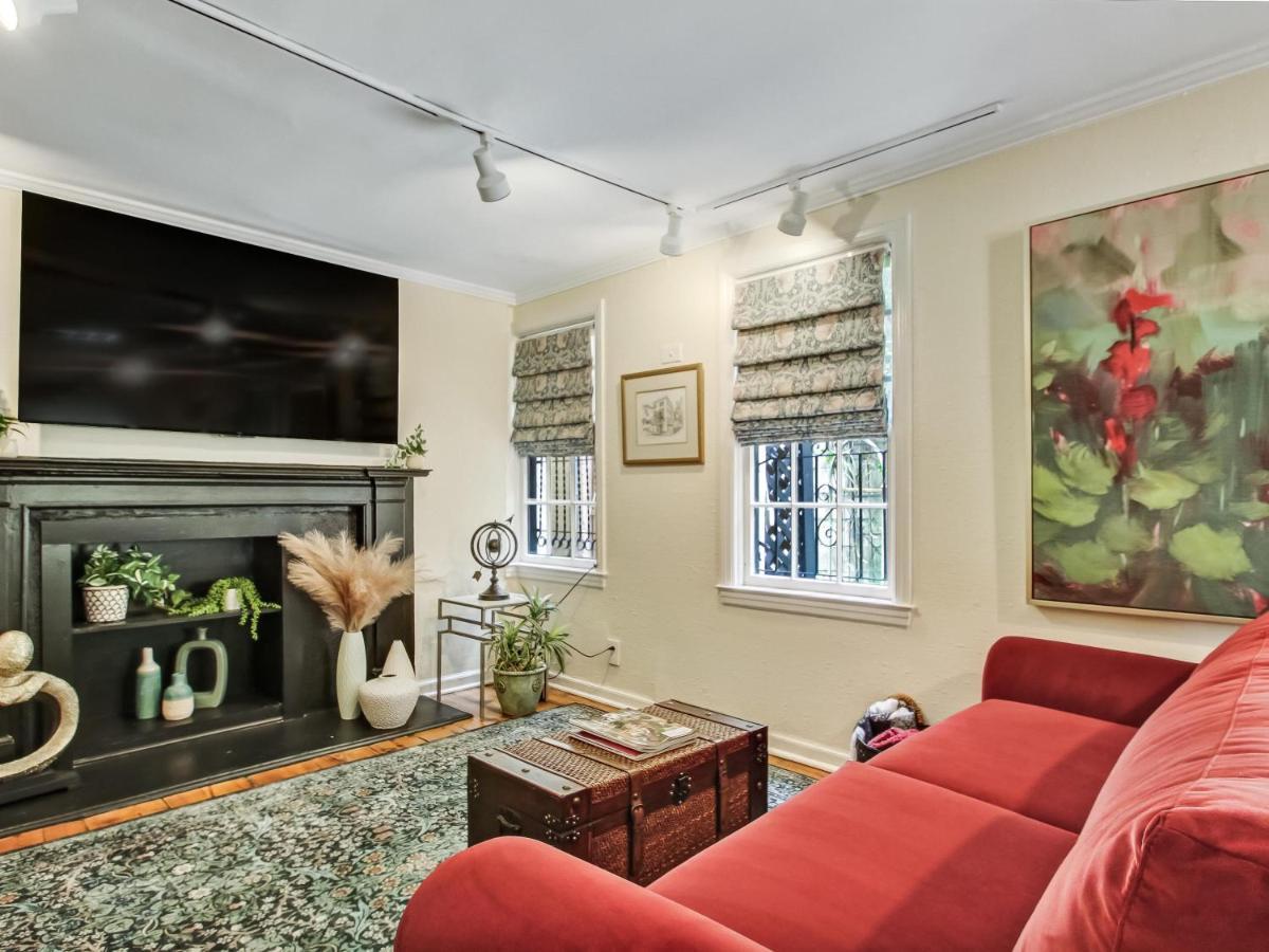 Apartment Courtyard Off Madison Square *