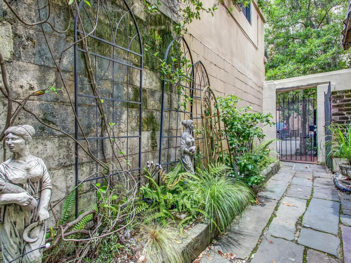 Courtyard Off Madison Square Apartment *
