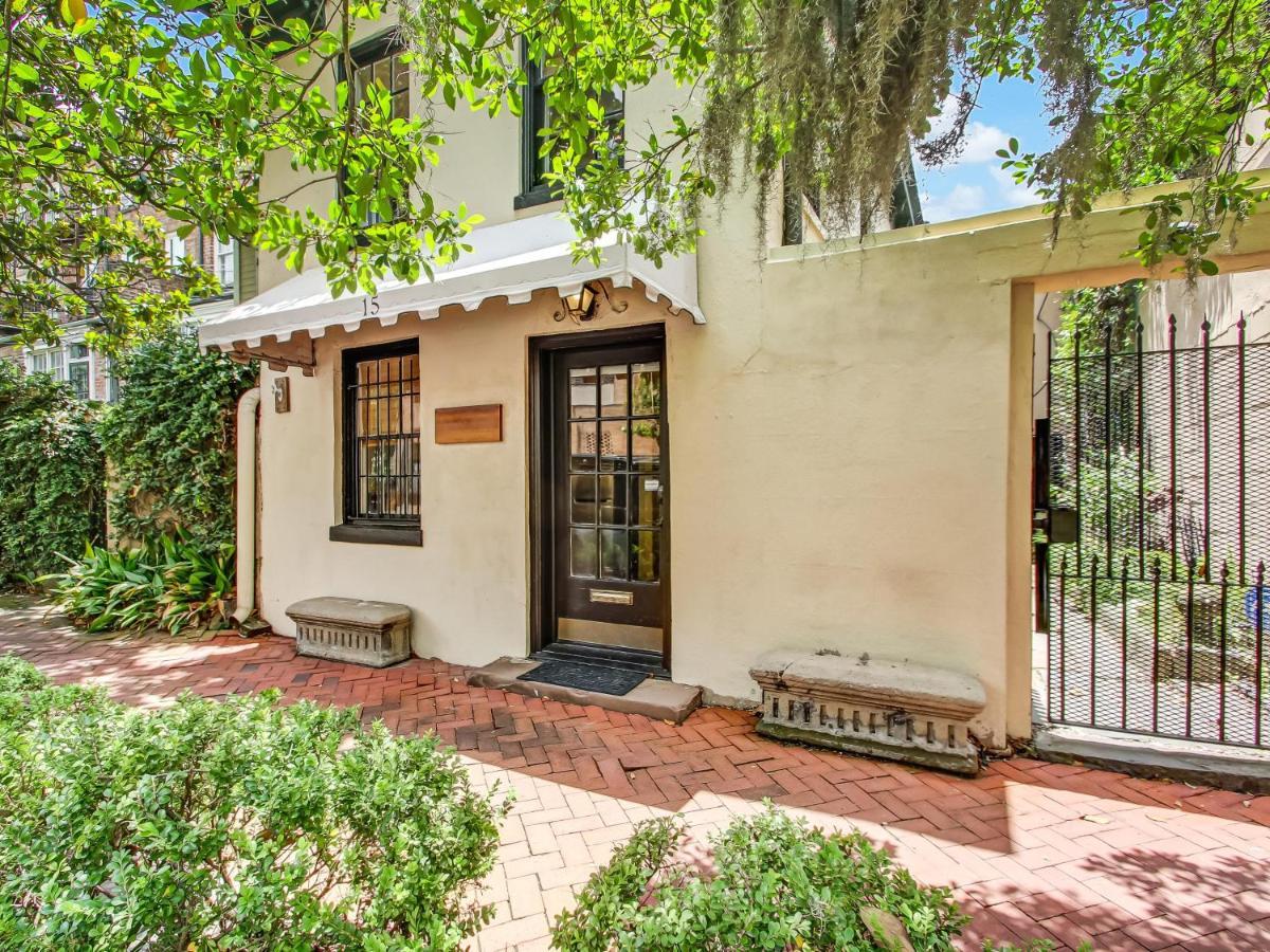 Courtyard Off Madison Square Apartment Savannah