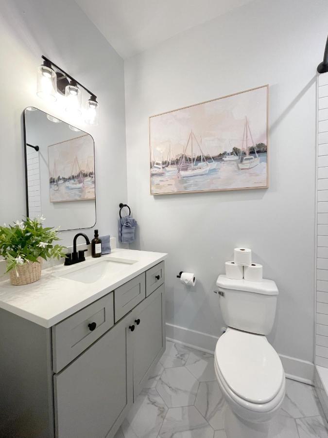 New! Stylish 1900s Renovated Duplex Building Near Forsyth & River St * Savannah