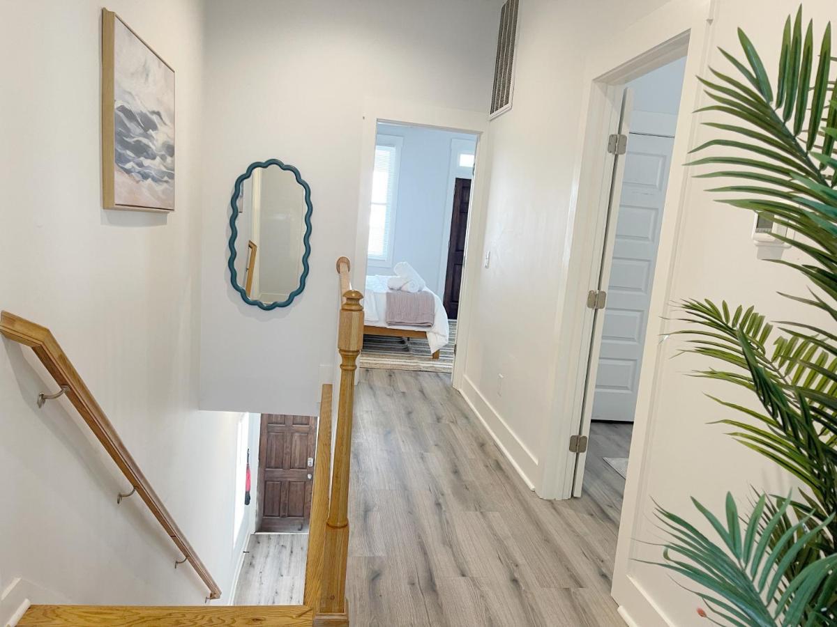 New! Stylish 1900s Renovated Duplex Building Near Forsyth & River St Apartment