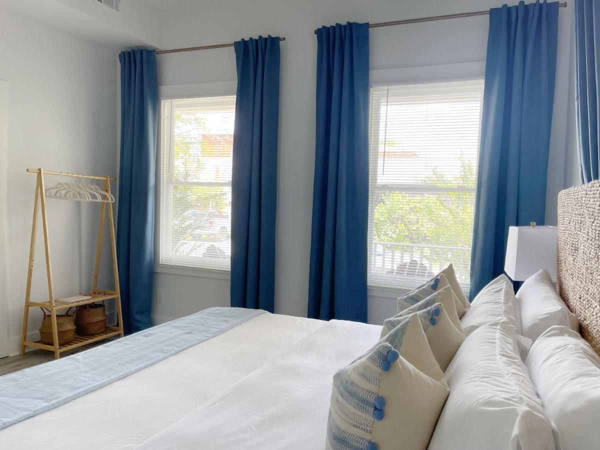 Apartment New! Stylish 1900s Renovated Duplex Building Near Forsyth & River St Savannah