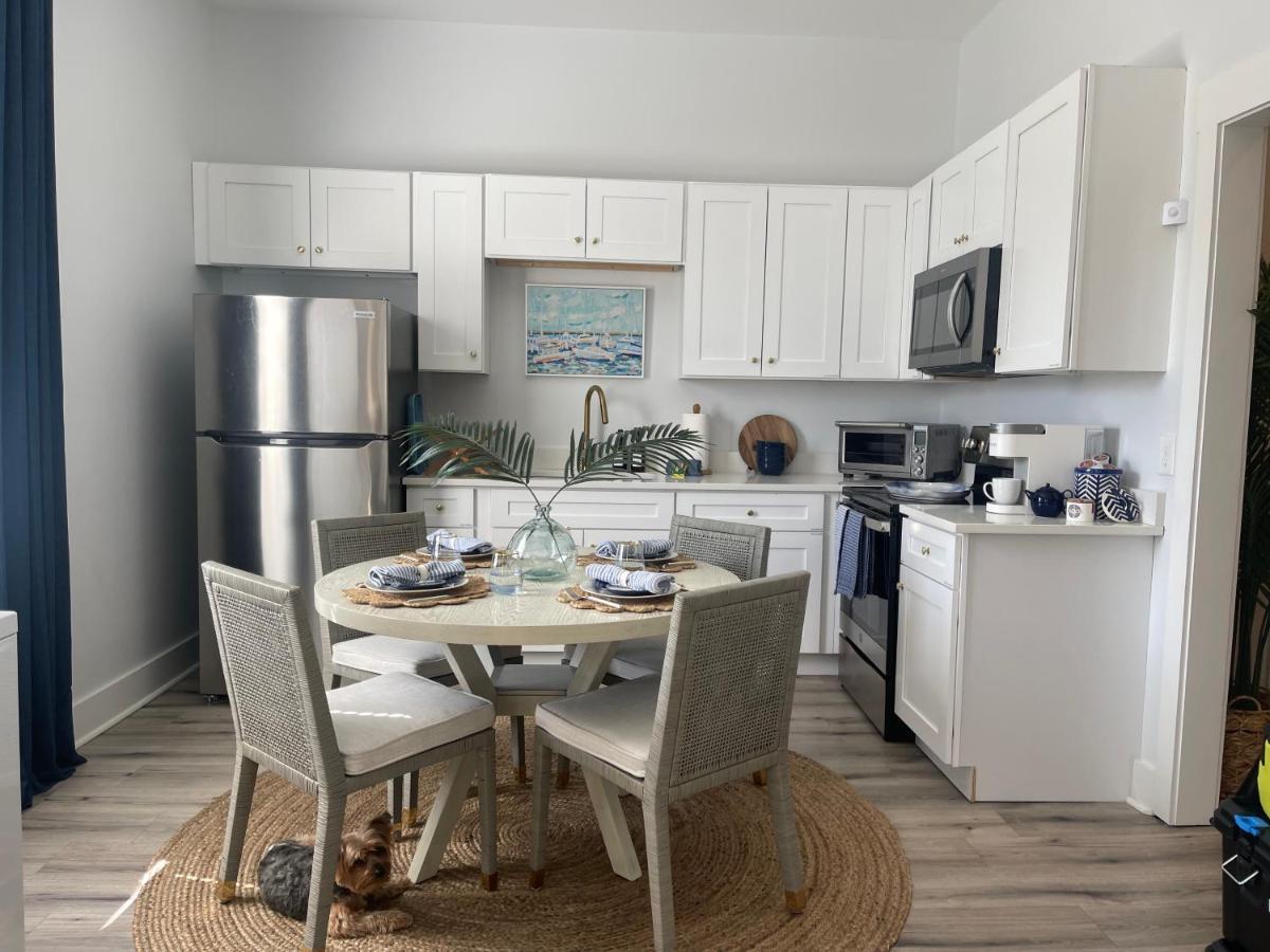 New! Stylish 1900s Renovated Duplex Building Near Forsyth & River St Apartment