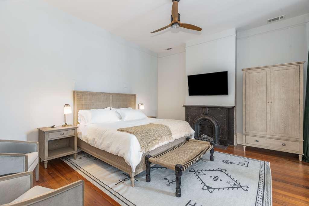 Bed & Breakfast Bellwether House