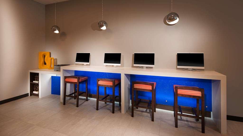 Hotel Glo Western Pooler - Airport 3*