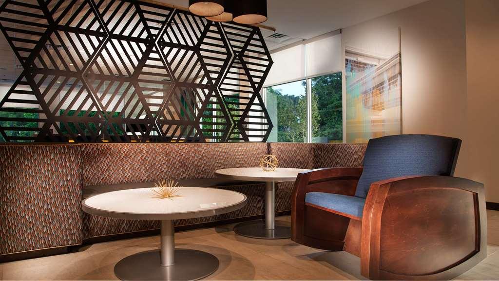Glo Western Pooler - Airport 3* Savannah