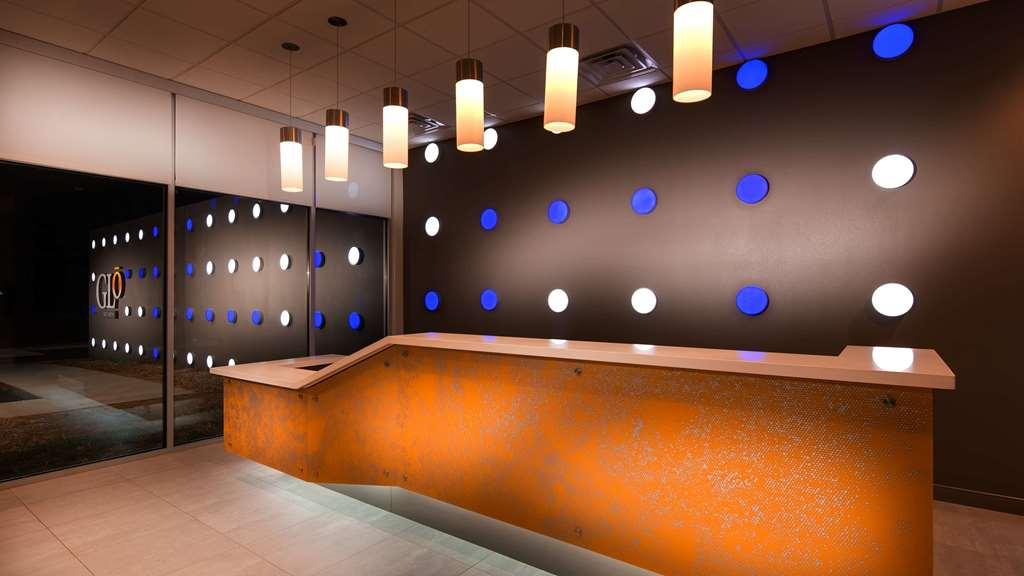 Glo Western Pooler - Airport Savannah