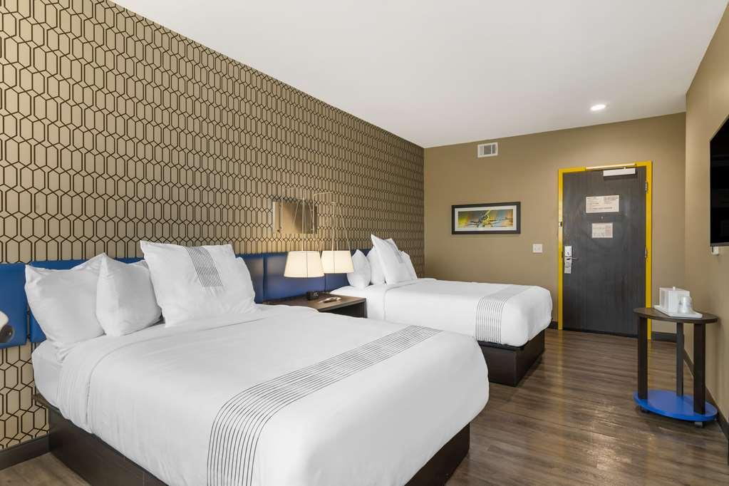 Glo Western Pooler - Airport Hotel 3*