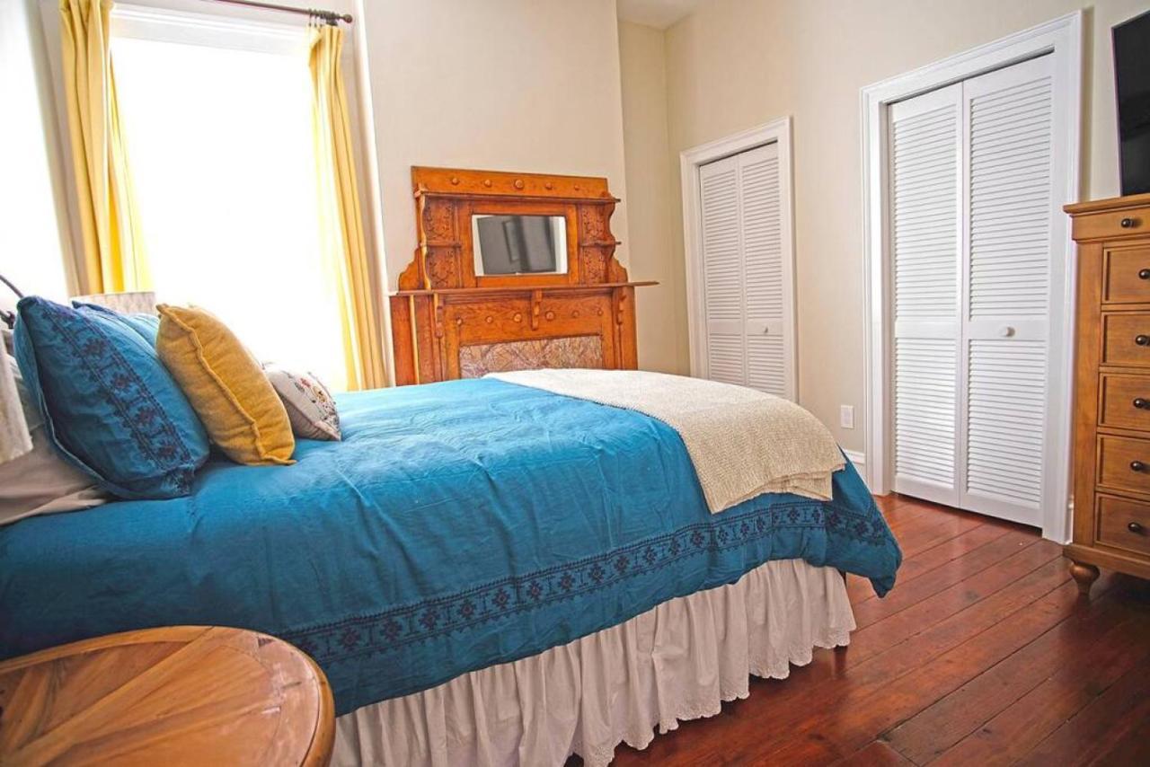Historic 3 Bedroom On Chatham Square Holiday home Savannah