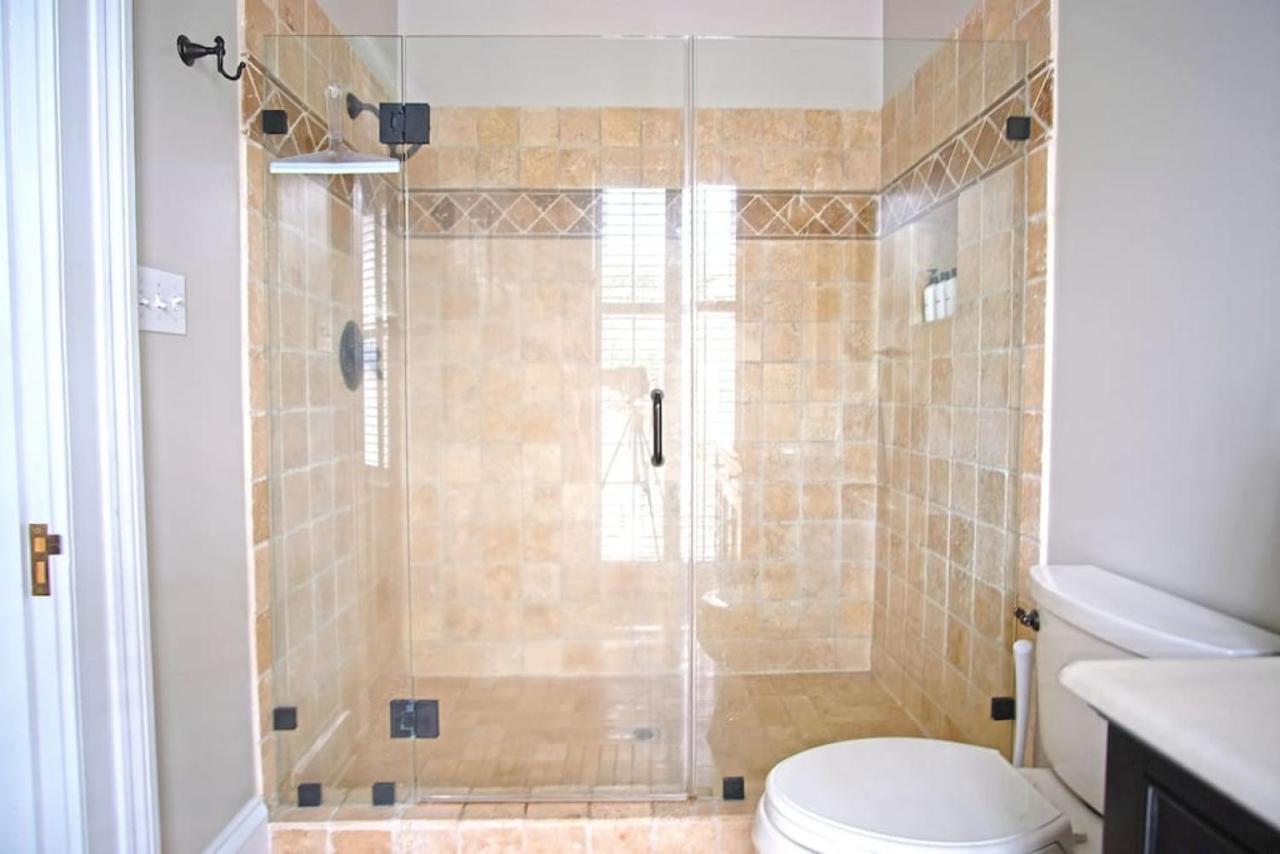 Historic 3 Bedroom On Chatham Square Savannah