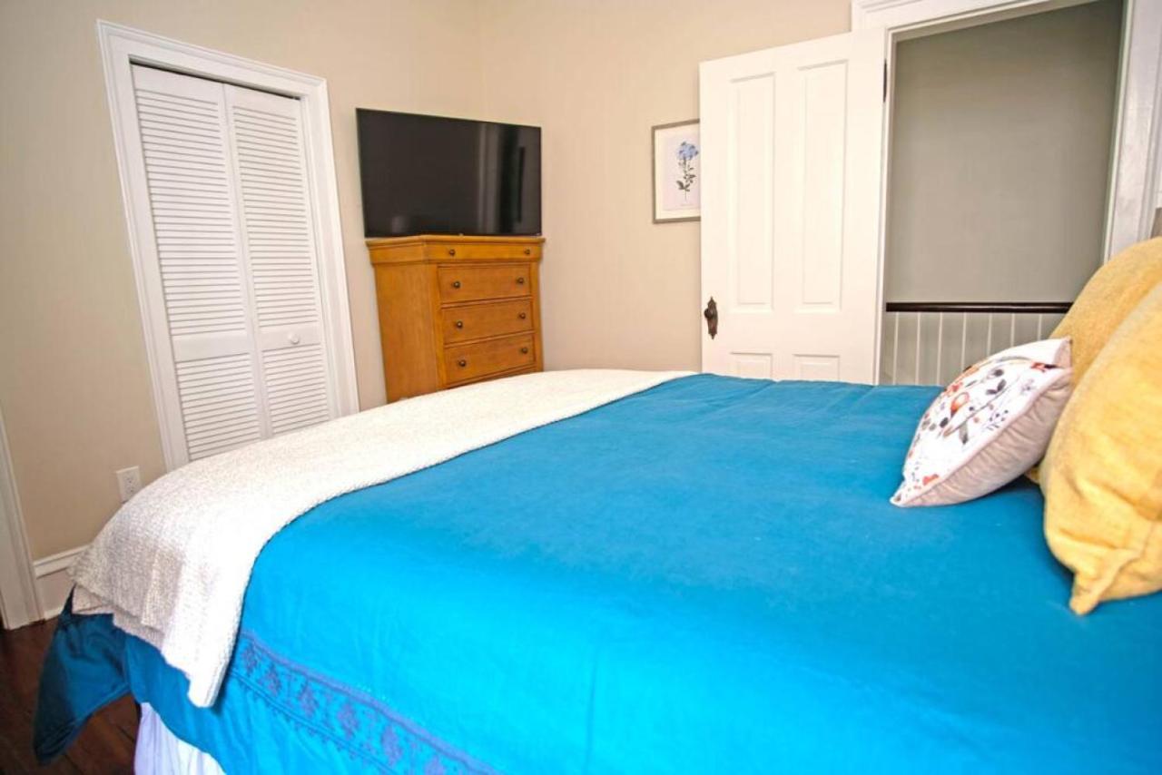Historic 3 Bedroom On Chatham Square Holiday home
