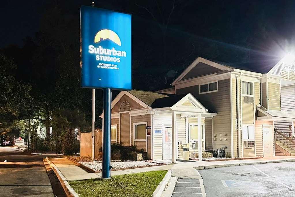 Suburban Abercorn Motel