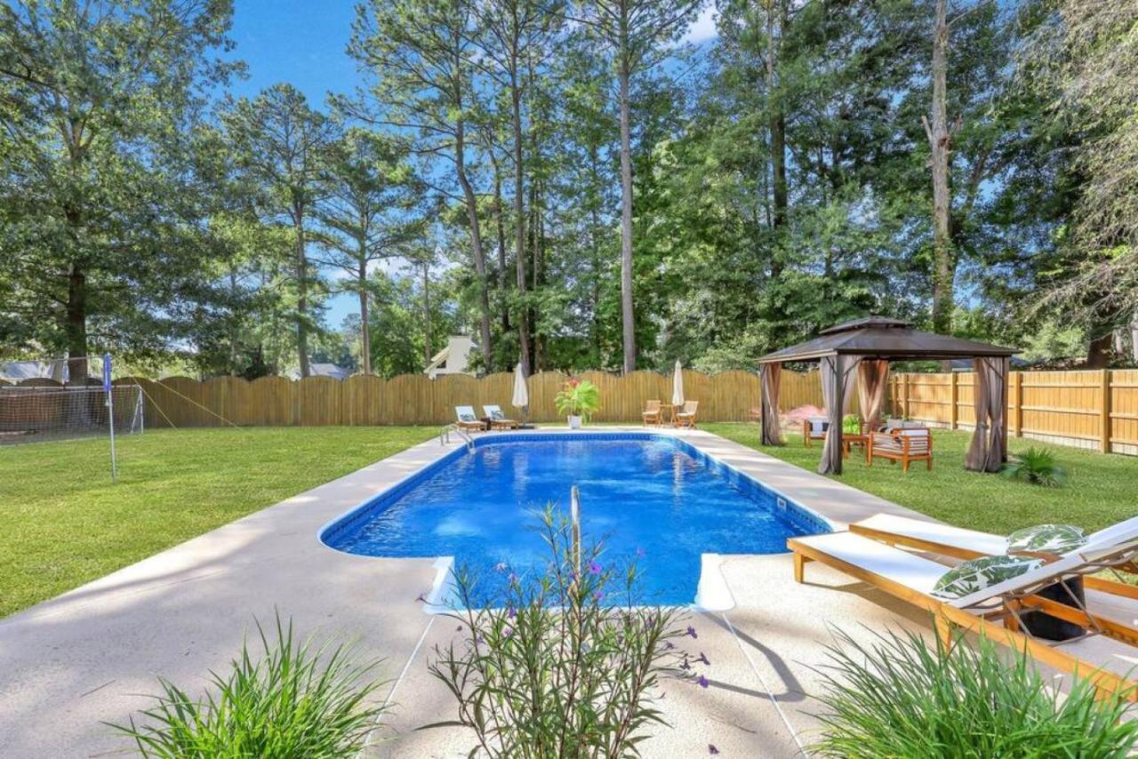 5br Pool, Jacuzzi, Firepit, Sports, Games Holiday home *