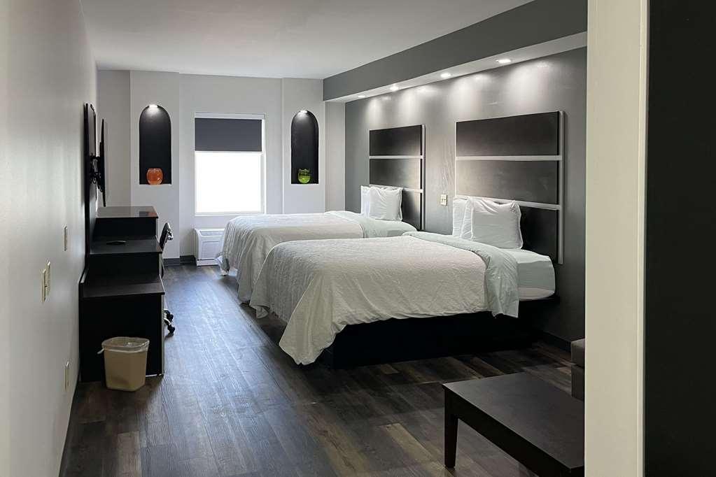 Hotel The Grand