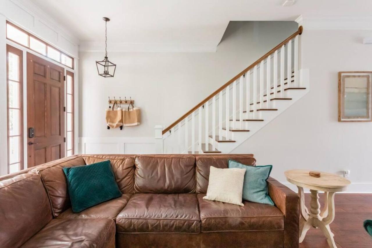 Holiday home 3 Bedroom Liberty House In Downtown With Parking