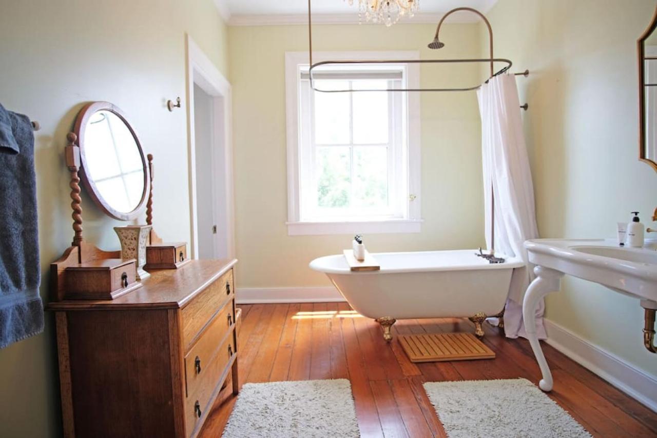 Holiday home 8br Historic Hamilton House