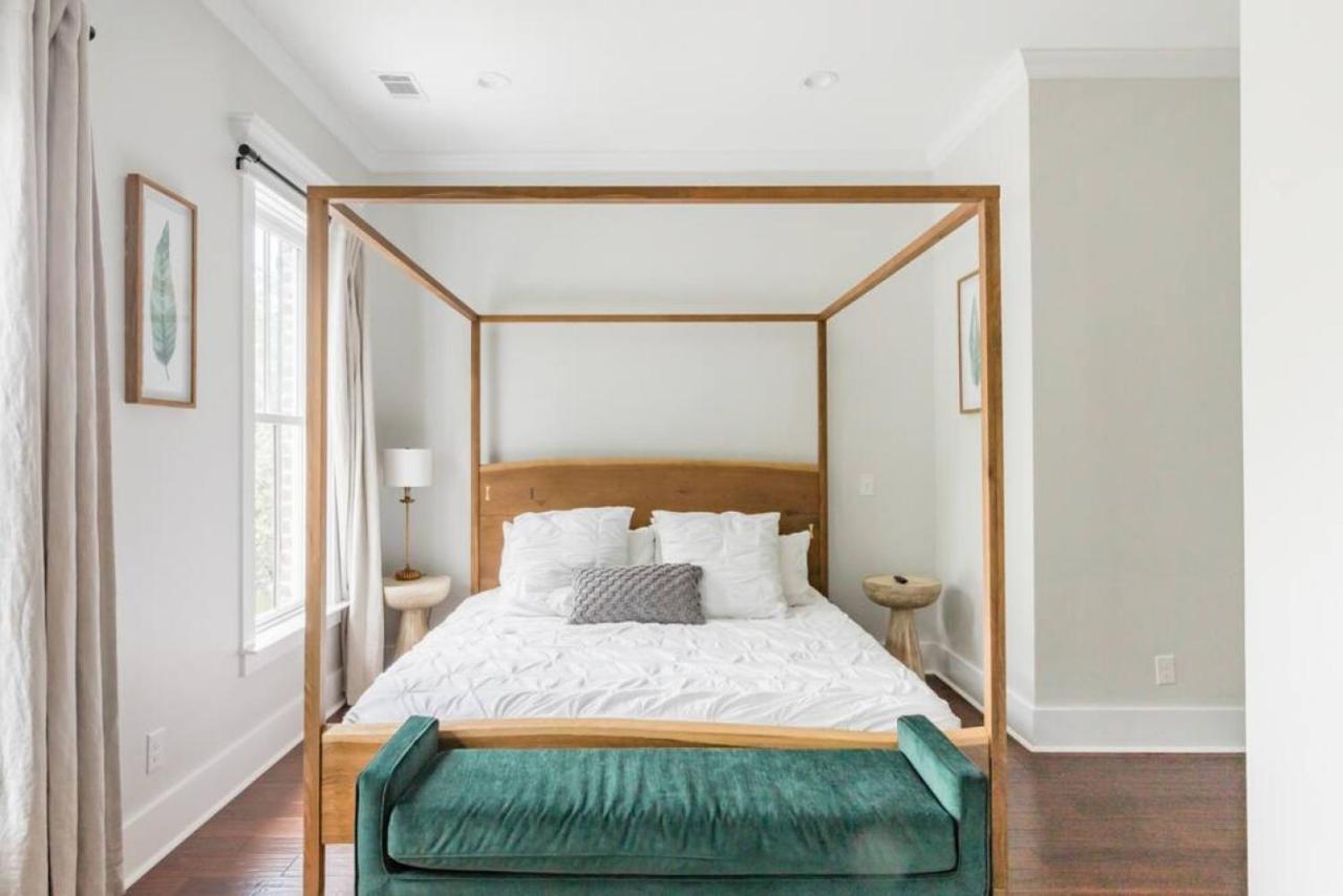 3 Bedroom Liberty House In Downtown With Parking Holiday home