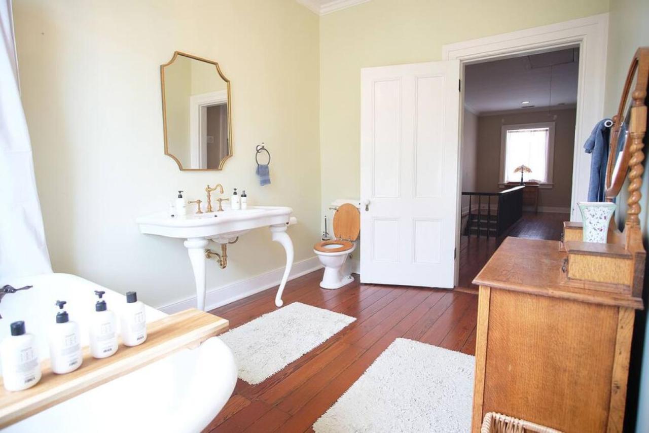 8br Historic Hamilton House *