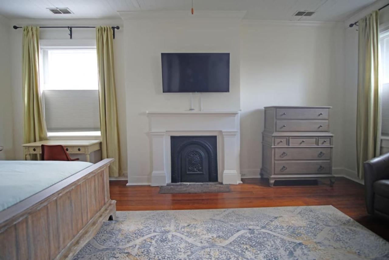 Holiday home 8br Historic Hamilton House *