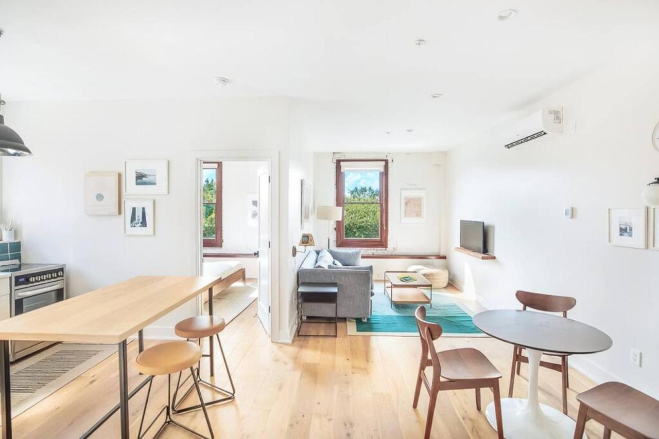 Bright King Bedroom In Downtown Apartment *
