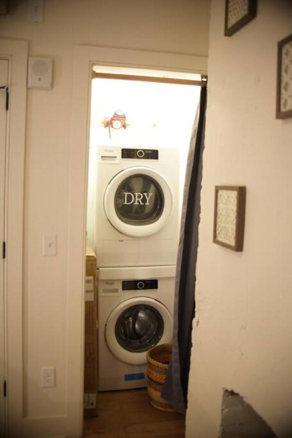 Hip In Downtown Apartment