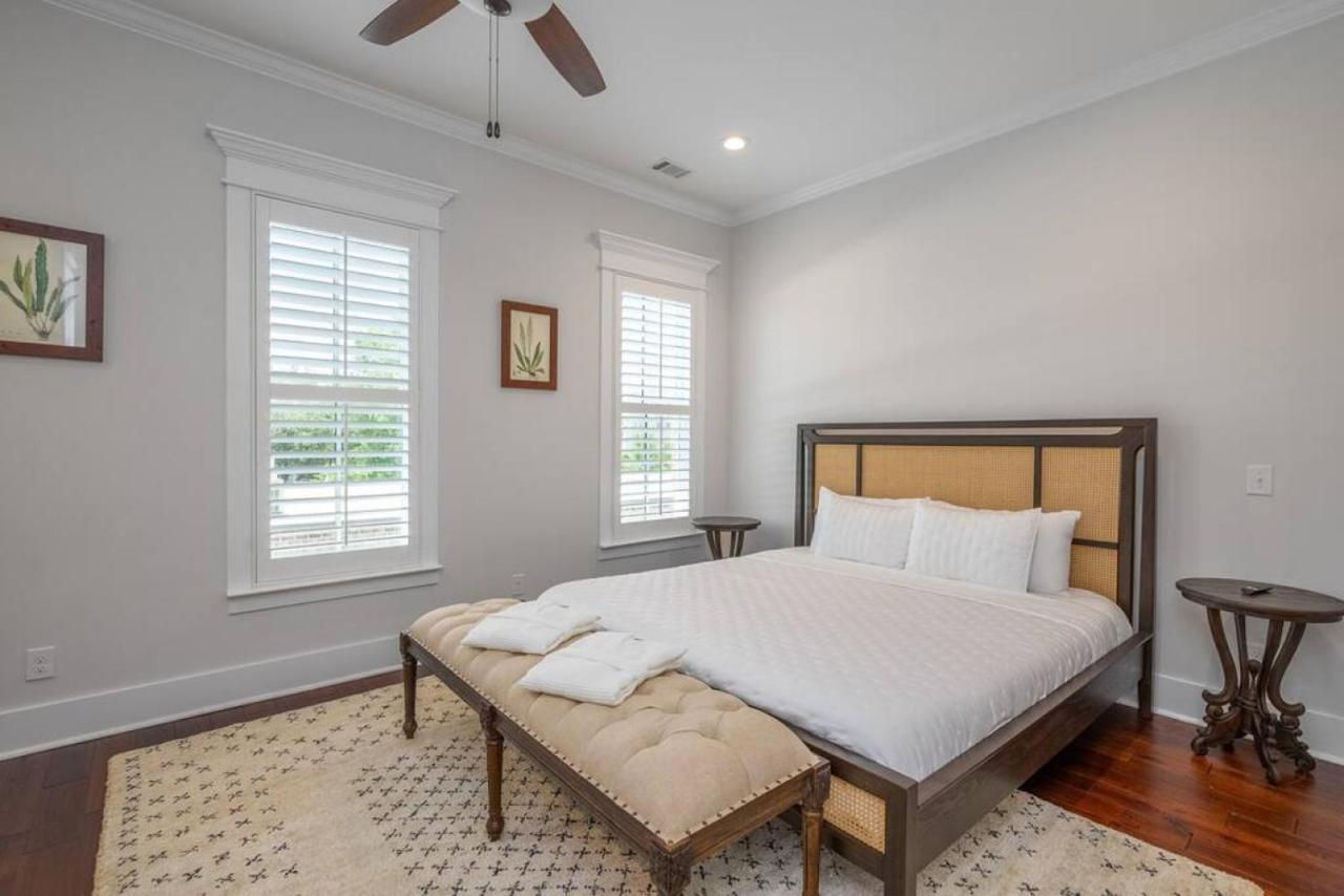 5 Bed Rose Estate With Parking