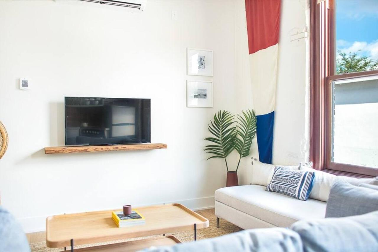 Roomy Hip 2br In Holiday home